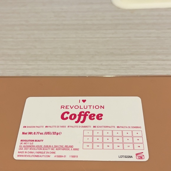 New I ❤️ Revolution Coffee Eyeshadow Palette - Picture 2 of 2